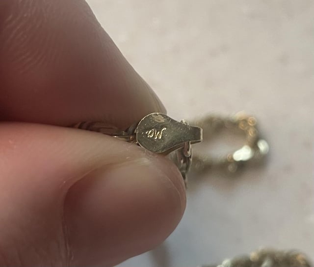 帮助识别 DW 印章