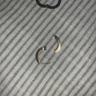 如何修复损坏的耳环铰链？