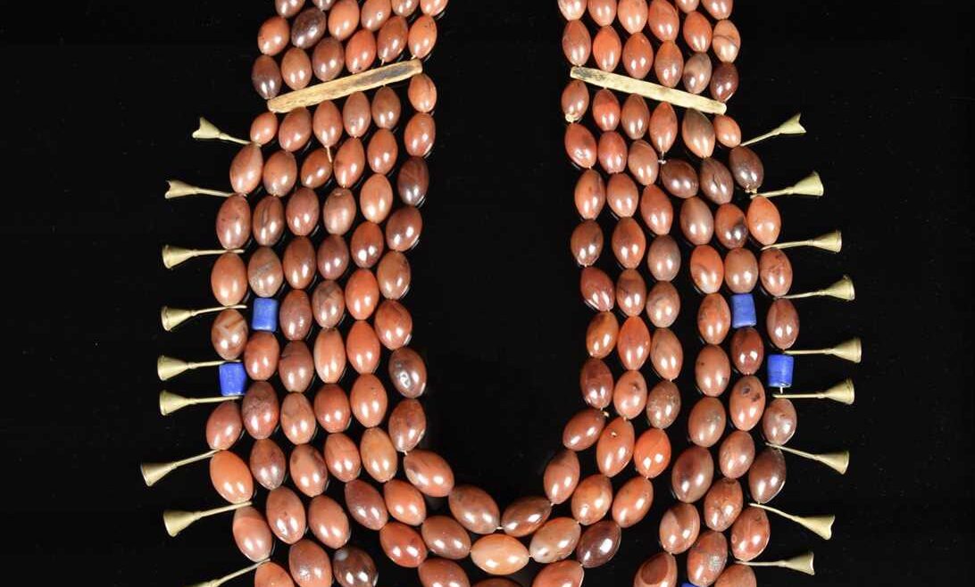 那加兰邦的著名艺术家集团在公开拍卖中销售超过40,000磅