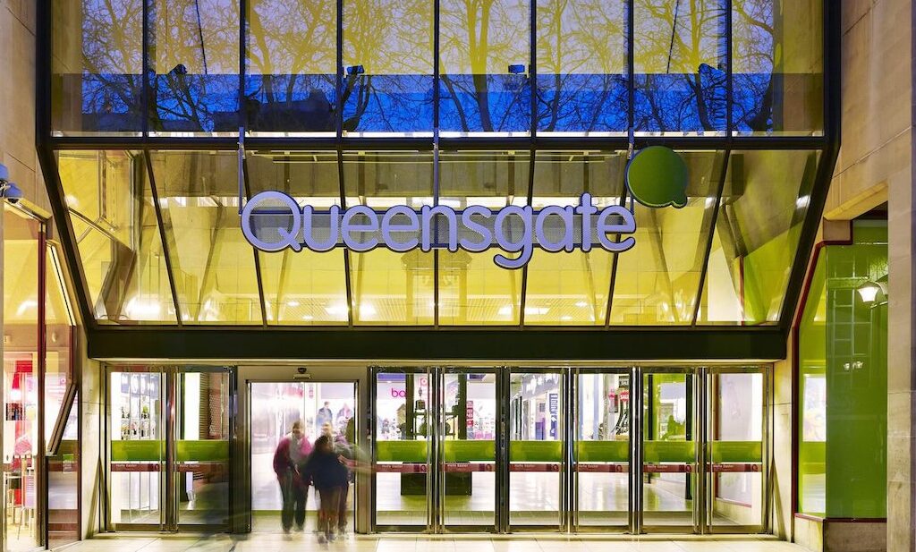 澄清QueenZette Peteroro商店的金色