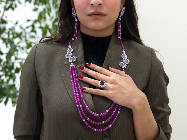 Sotheby’s Makes History with First-Ever Fine Art and Luxury Auction in Saudi Arabia