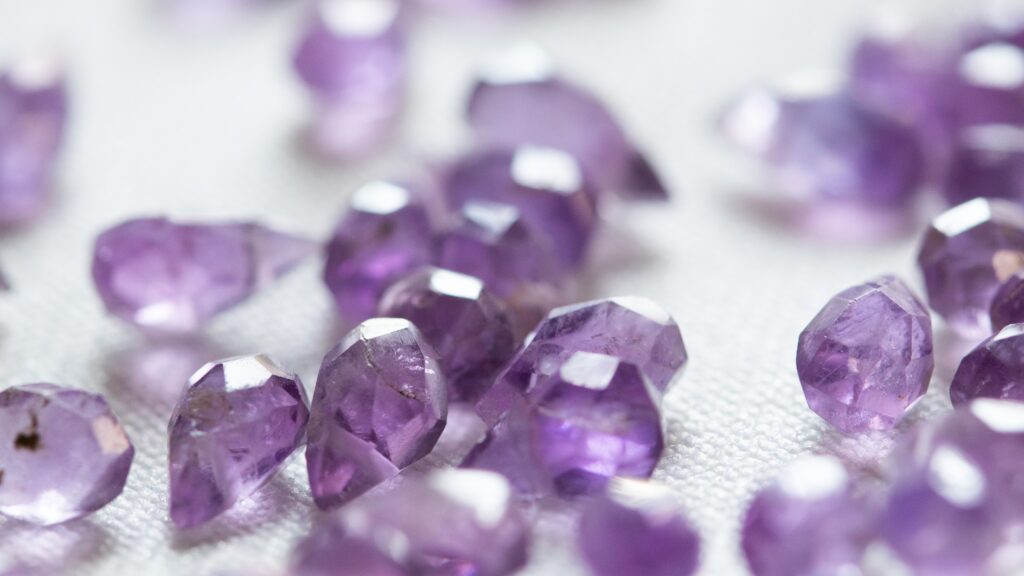 2月生日的紫水晶珠宝