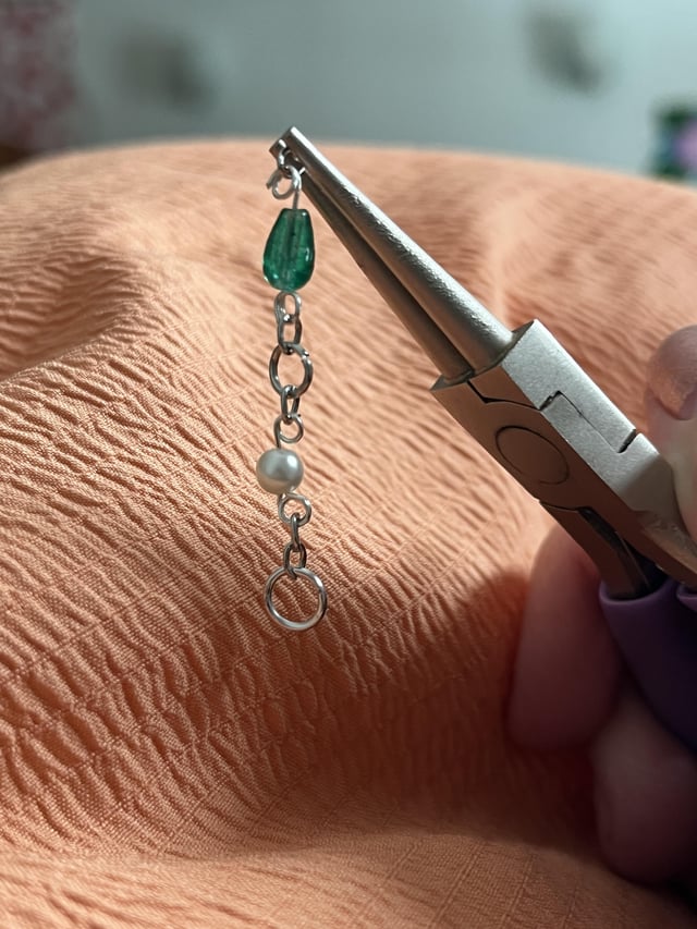 将珠子连接到链环/跳跃？