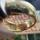 有助于在情节中使用该品牌？