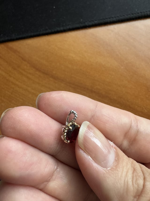 为什么这个头会产生两种不同的颜色？