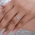 您如何看待无冲突的无限乐队？