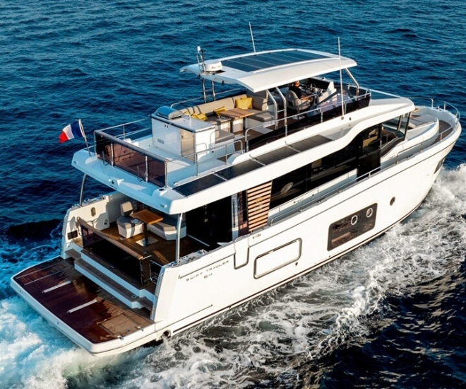 Beneteau是第三代，Swift Trawler 54