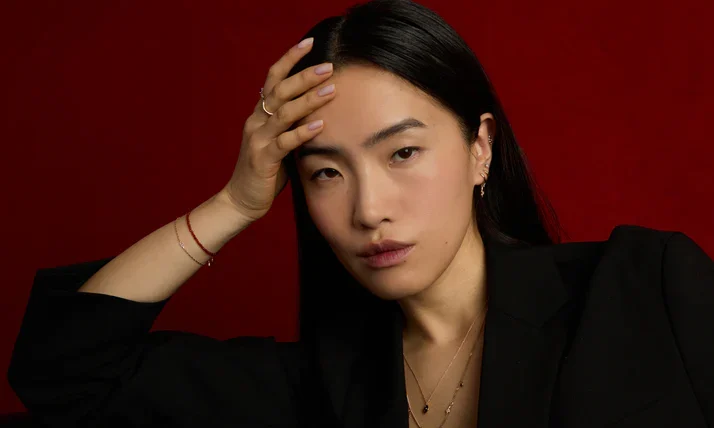 Astrid和Miyu同意与Dylan Oaks打交道进行设计碰撞