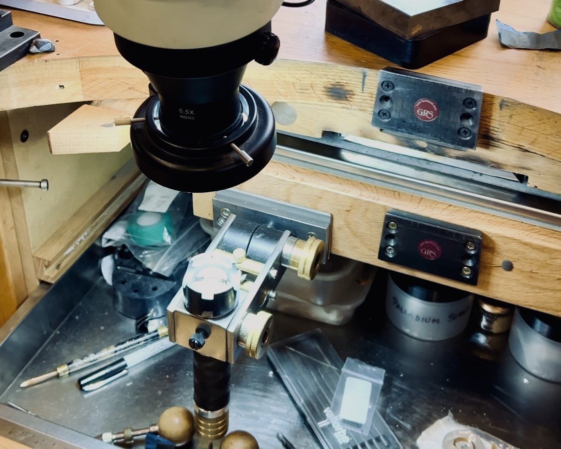 三月会见制造商 - 工具和材料-Anna McLoughlin道德珠宝