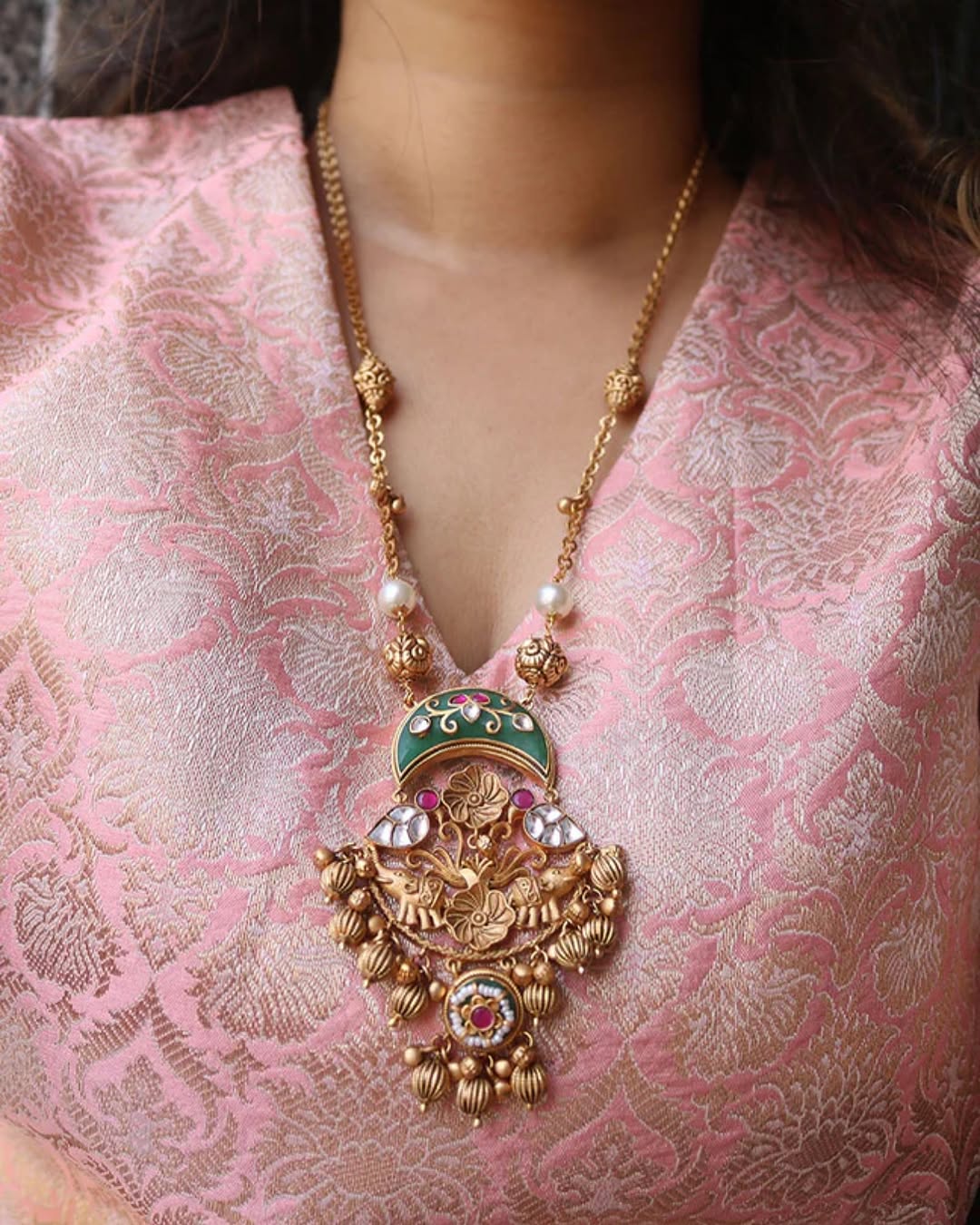 来自“ Zahna”的信用珠宝组•印度南部珠宝