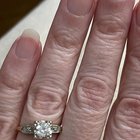 一个非常特殊的葡萄酒戒指，石头标识符的故事和帮助