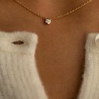 您从哪里获得这种类型的珠宝或从不锈钢这样的链条和装饰的珠宝？在印度？如果她被进口预算以及