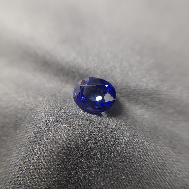 什么样的设置与这座石头相匹配？