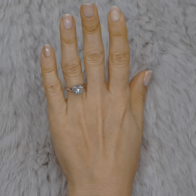 最新的创作是带有简短乐队的永恒纸牌。在我们在洛杉矶的研讨会上，用爱与爱的手。