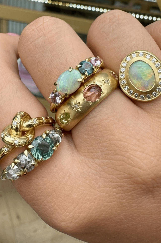 我喜欢这些莎拉·加德纳珠宝的情节