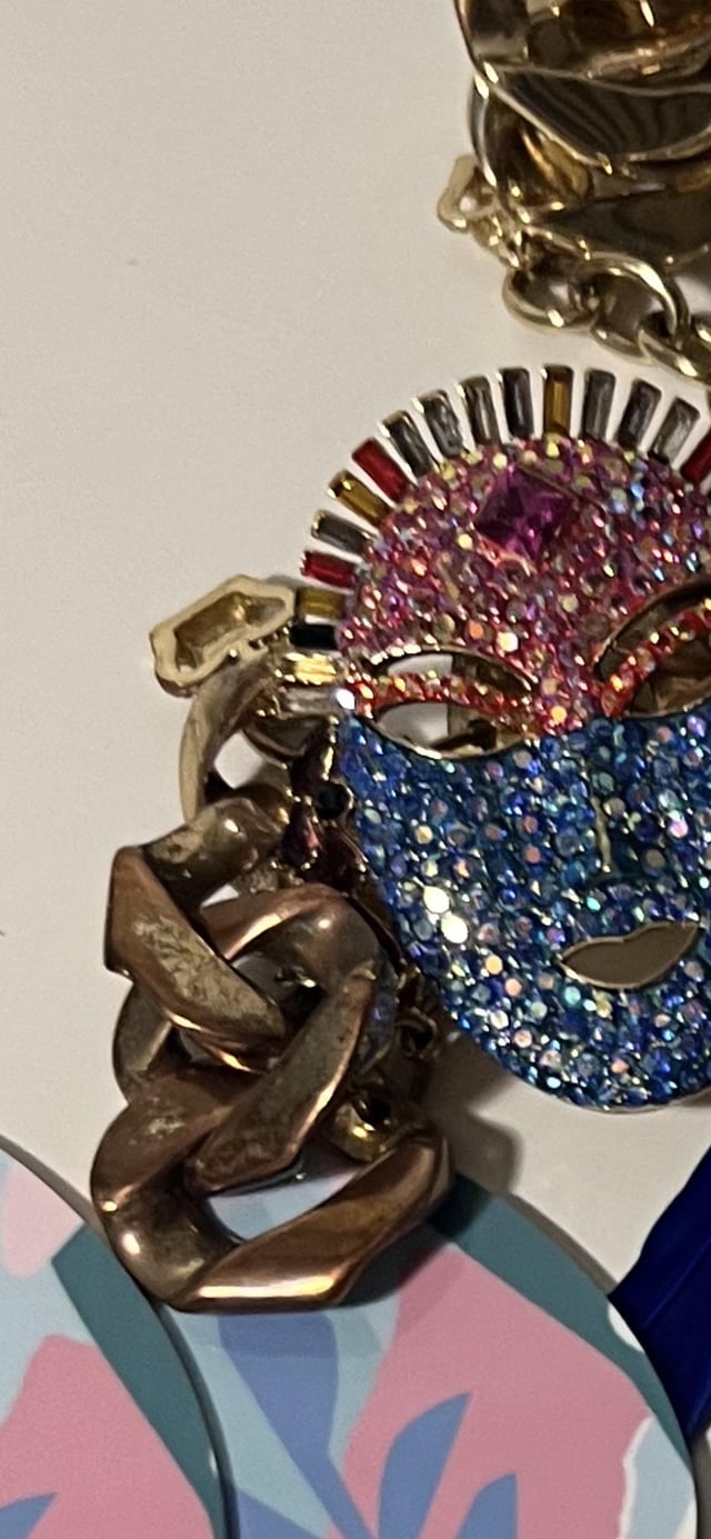 链条上是什么样的金属，我该如何清洁？