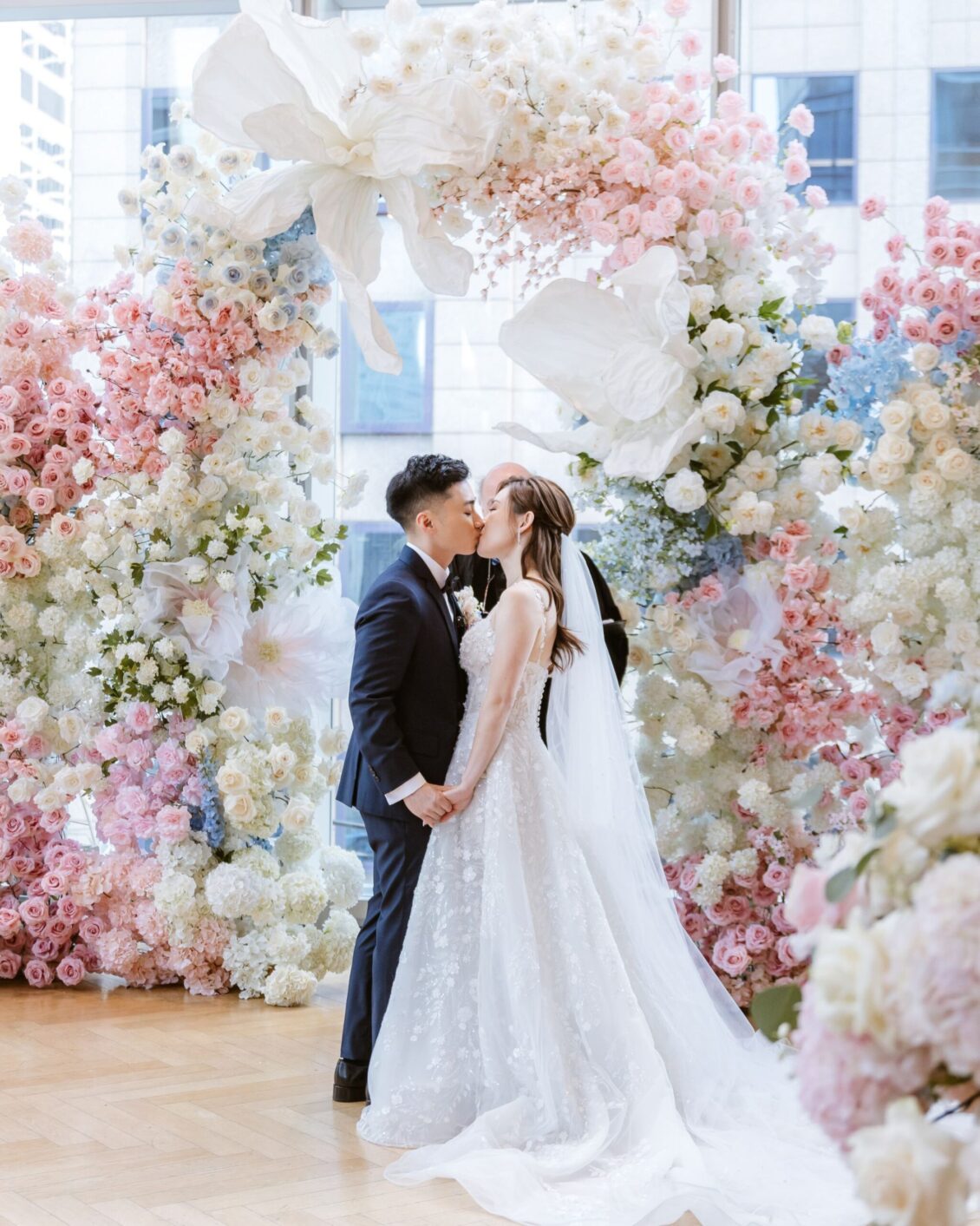 由伊甸园启发的现代婚礼花园