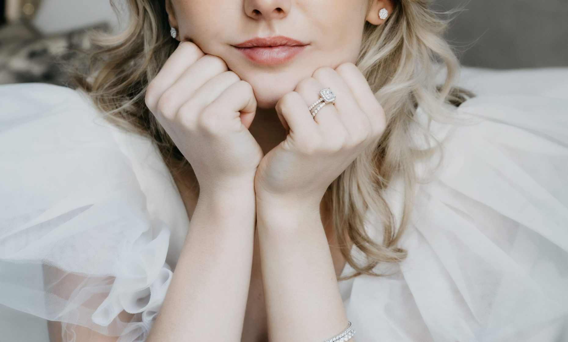 汉考克斯揭示了您的“订婚戒指设计”服务。