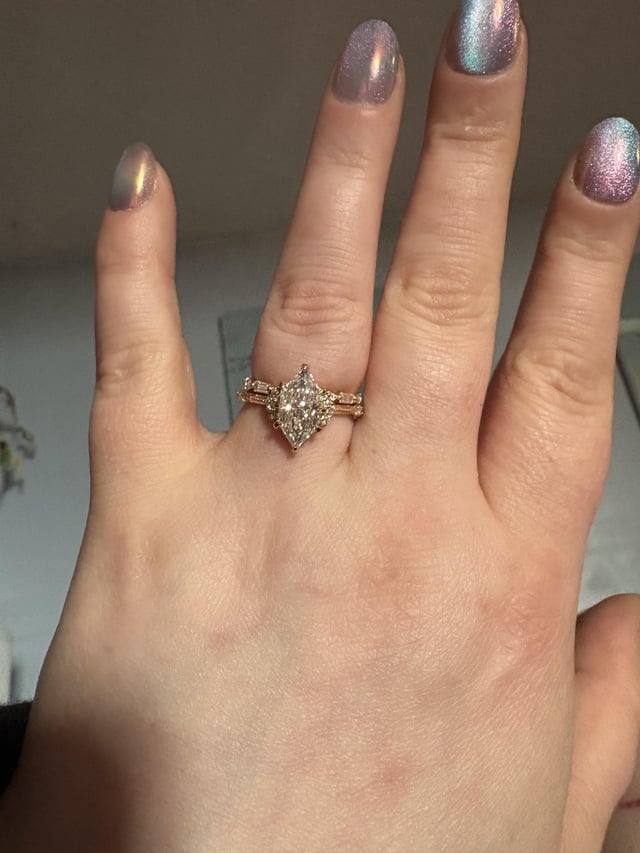 我终于今天得到了戒指和结婚戒指！