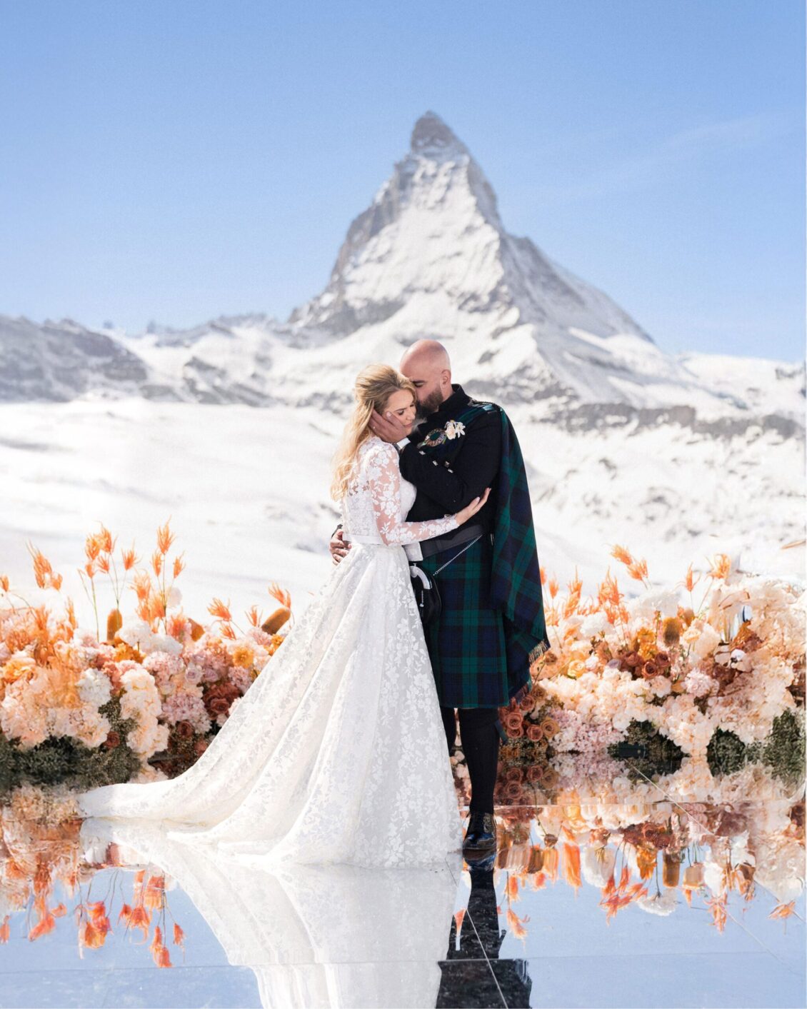 在Zermatt山顶上举行的令人叹为观止的婚礼〜Wedluxe Media