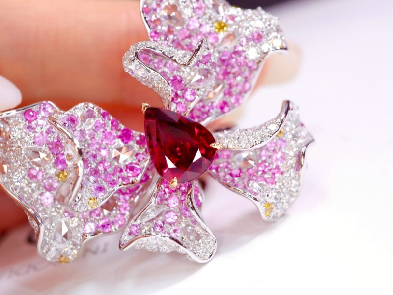 3.05 Carat Unheated Pigeon's Blood Ruby Ring - A Gentle Embrace of Luxury Jewelry