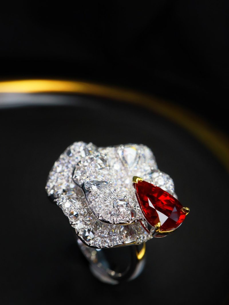 Collector's Grade High-End Designer Ruby Ring - Premium Jewelry