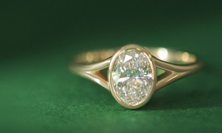 杰西卡·弗林（Jessica Flinn）精美的珠宝将推出纸牌收藏