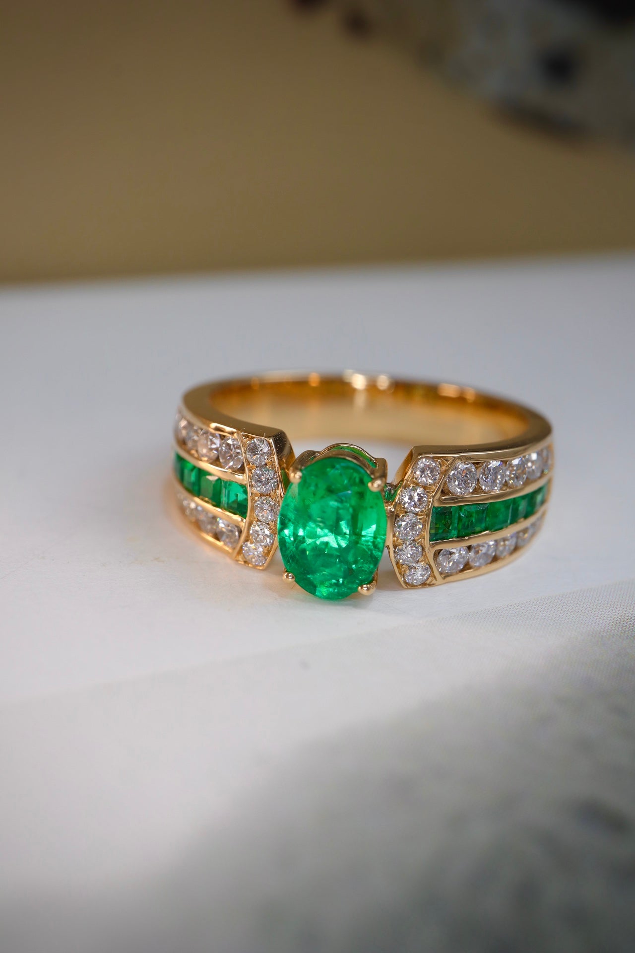 ArtDeco Panjshir Emerald Row Ring - Exquisite Jewelry Piece - 图片 4