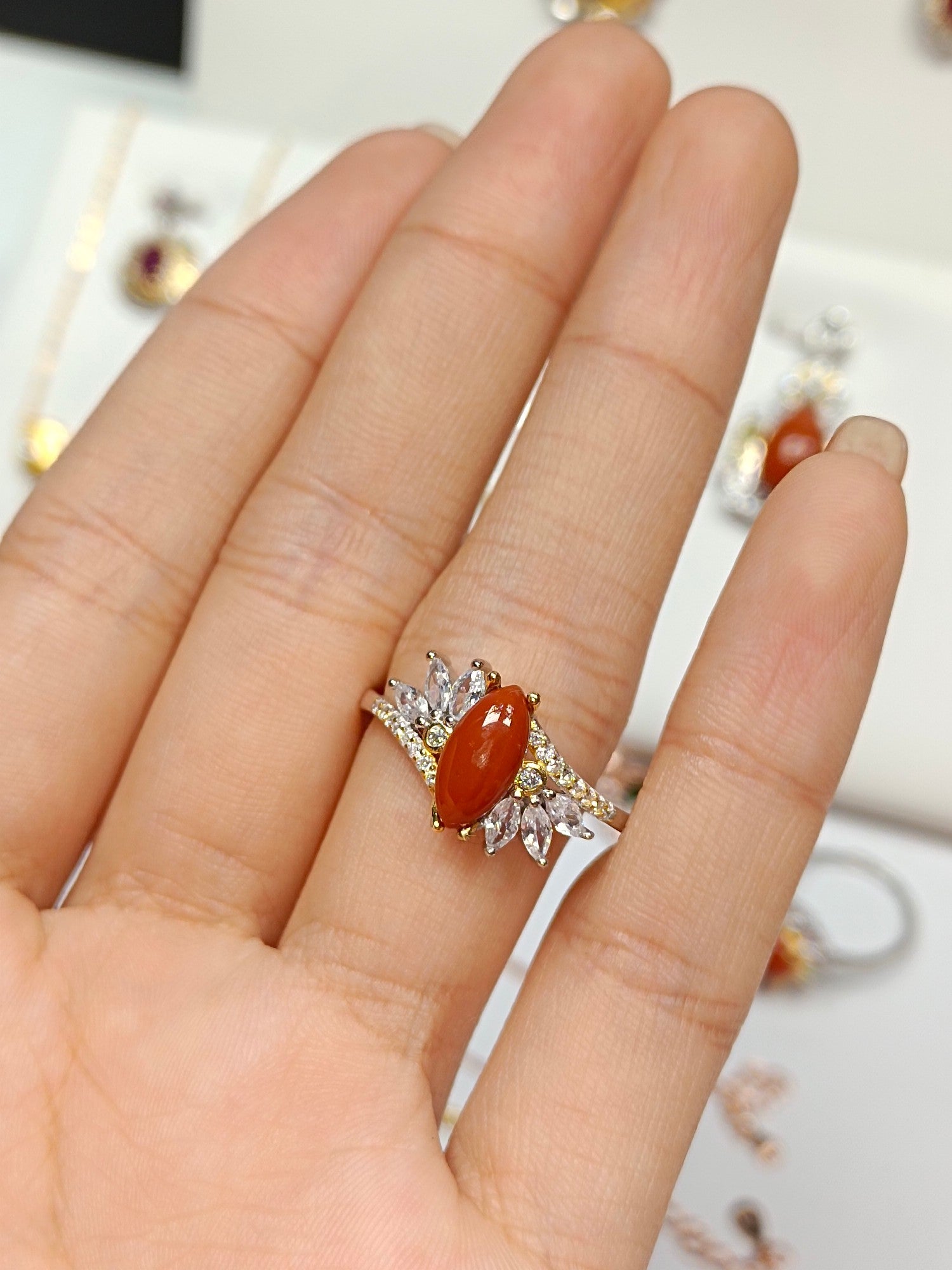 Adjustable S925 Silver Embedded South Red Agate Ring - Exquisite Jewelry - 图片 4