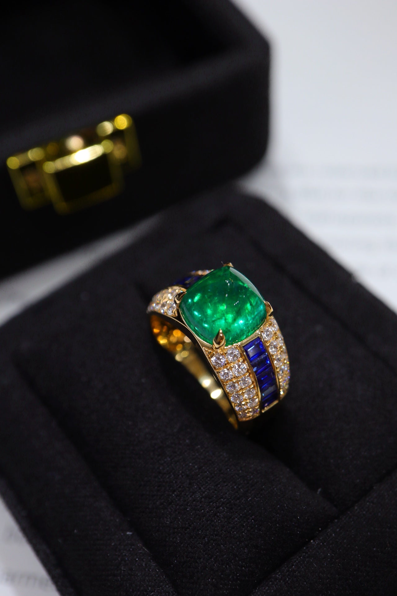 Artdeco Heavy Craftsmanship Zambian Sugarloaf Emerald 4.02ct Ring - Premium Jewelry - 图片 4