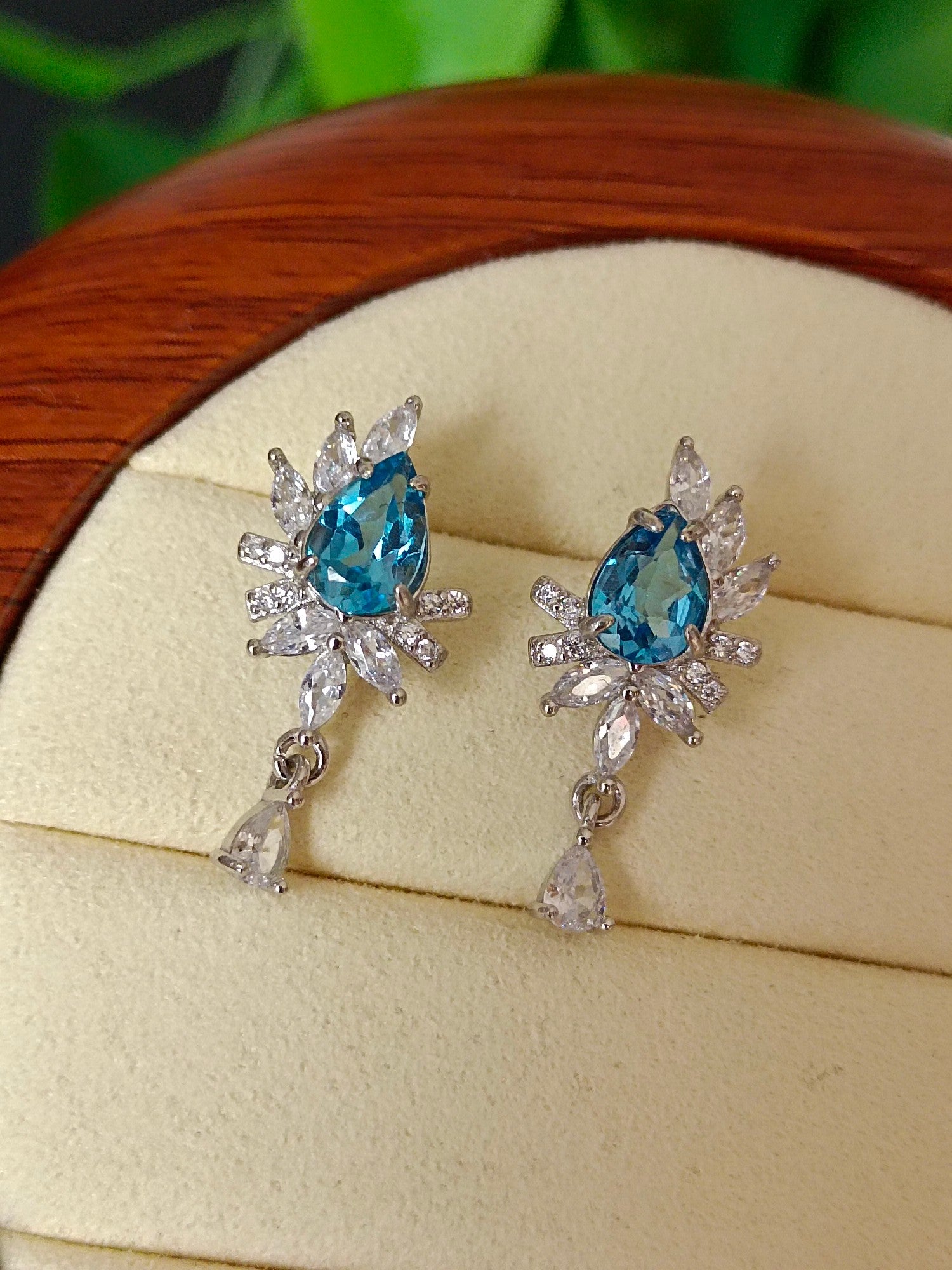 Dazzling London Blue Topaz Earrings - Exquisite Jewelry for Elegant You - 图片 5