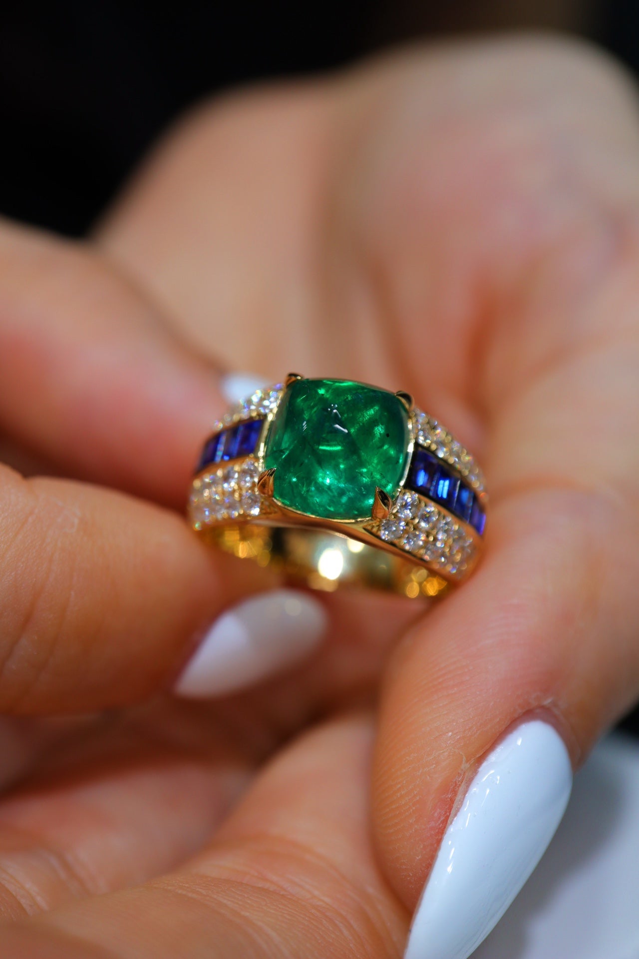 Artdeco Heavy Craftsmanship Zambian Sugarloaf Emerald 4.02ct Ring - Premium Jewelry - 图片 5