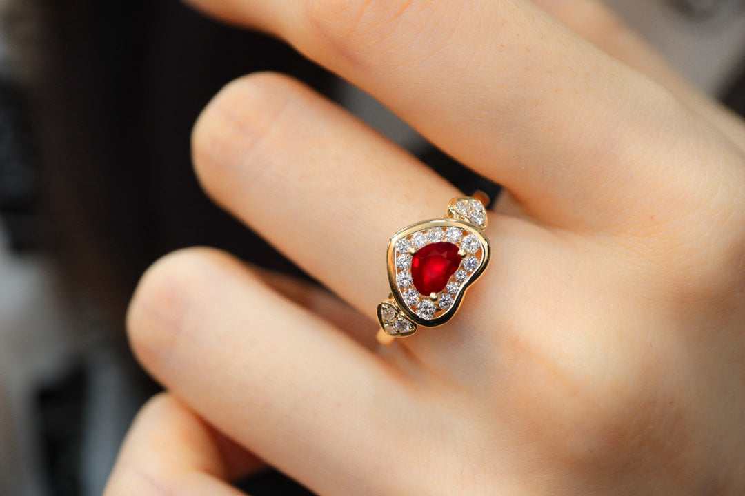 Art Deco Inspired Heavy Craftsmanship Fine Ring - Unique Heart-Cut Pigeon Blood Red Jewelry - 图片 6