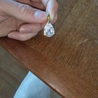 嗨，我想知道它是什么的人，我想Zirkonium或Cut Glass是我祖母购买的一条古老的廉价项链