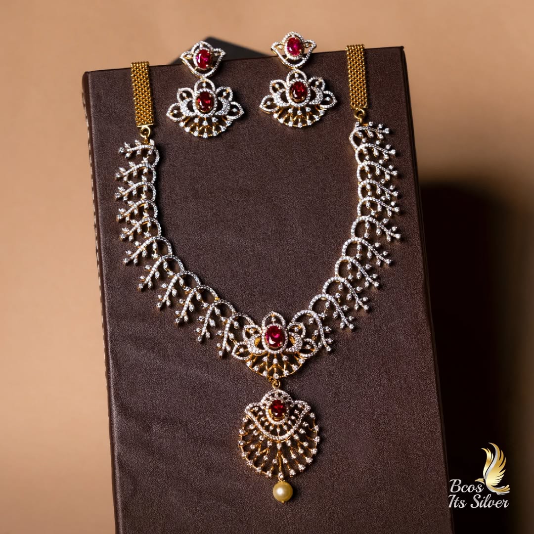 金色的“ bcos is silld”石项链套装