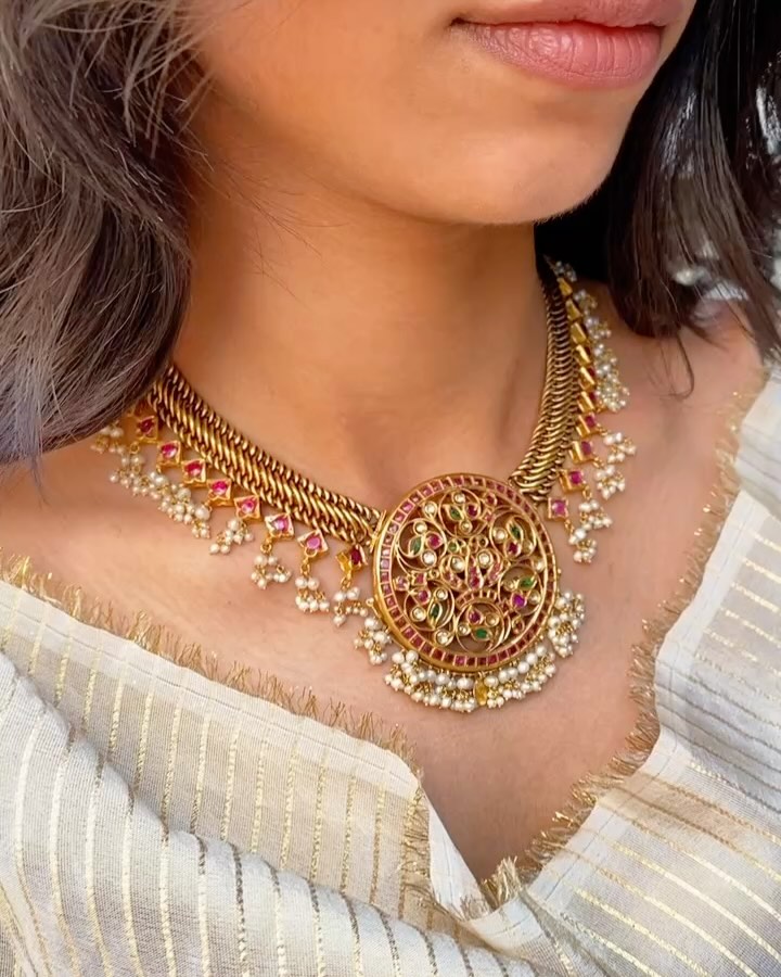 Kembe金石电源是“ Arnaf珠宝”•印度南部珠宝