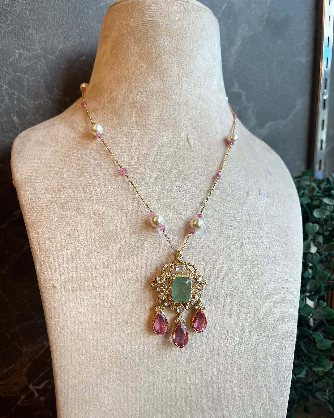 Moissanite Polki Necklace From 'Creative Gems & Jewels'