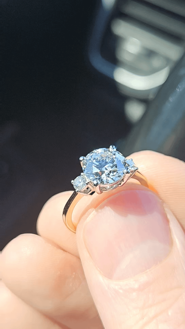 它的戒指今天到了！