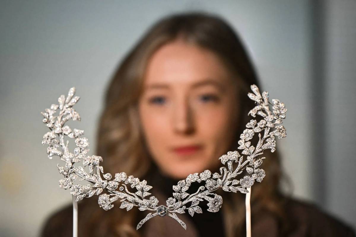 Cartier和Crown -V＆A打开了具有里程碑意义的疫苗手感和名人 - 每月珠宝