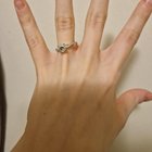 戒指的关节看起来很松，但我担心如果它较小，我将无法摆脱它。建议？