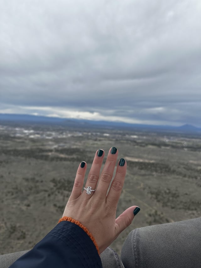 我建议一个热气球，我在云9上！！！