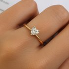 您希望订婚戒指有所不同吗？这是心形的心脏闪耀！