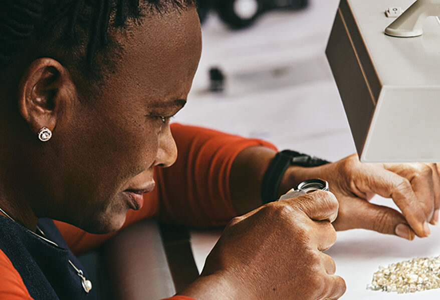 天然钻石委员会已发布了一份新的旗舰报告，并为6月发布了更多服务新闻