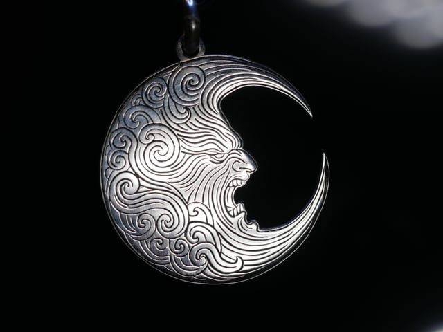 它只是一个舞台 - 手工制作和银项链