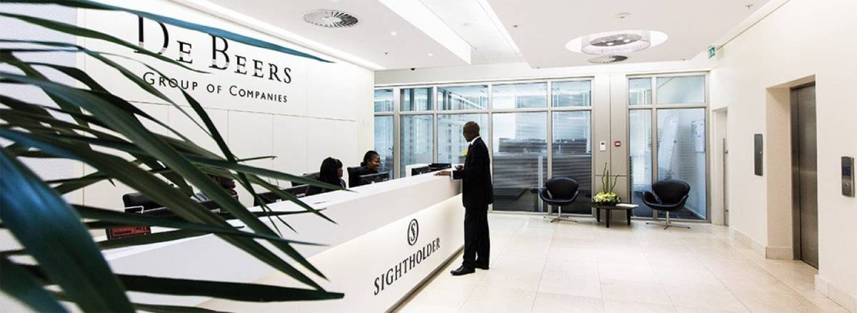 de Beers悄悄地为所选客户提供减少的生钻石 - 每月珠宝