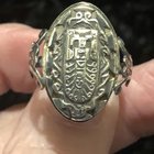 英镑上的神秘象征。