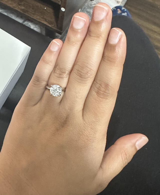 订婚戒指 - 规格1.84克拉D如果这一集