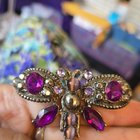 这是古老的胸针吗？