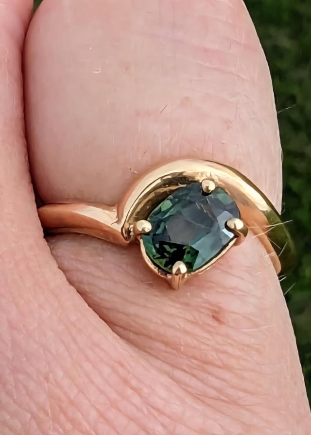 美丽的情节。当然，她很老，不知道。