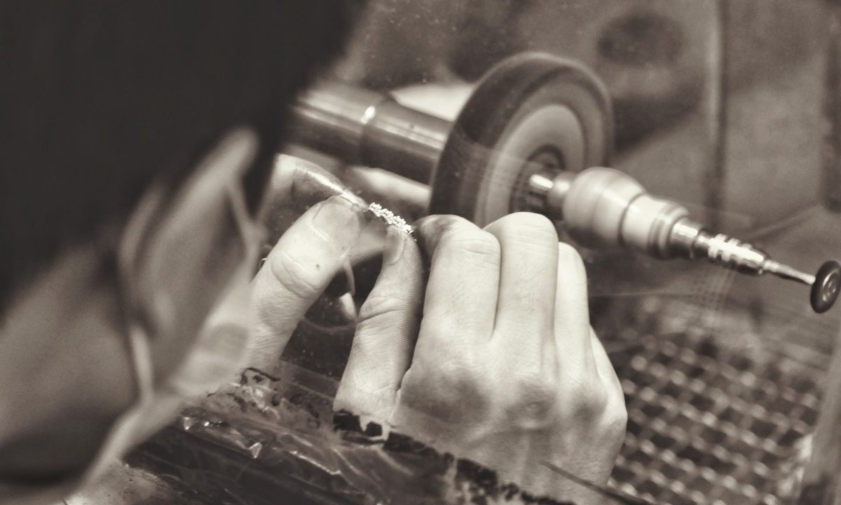 Vodex警告珠宝研讨会中不完全种族灭绝